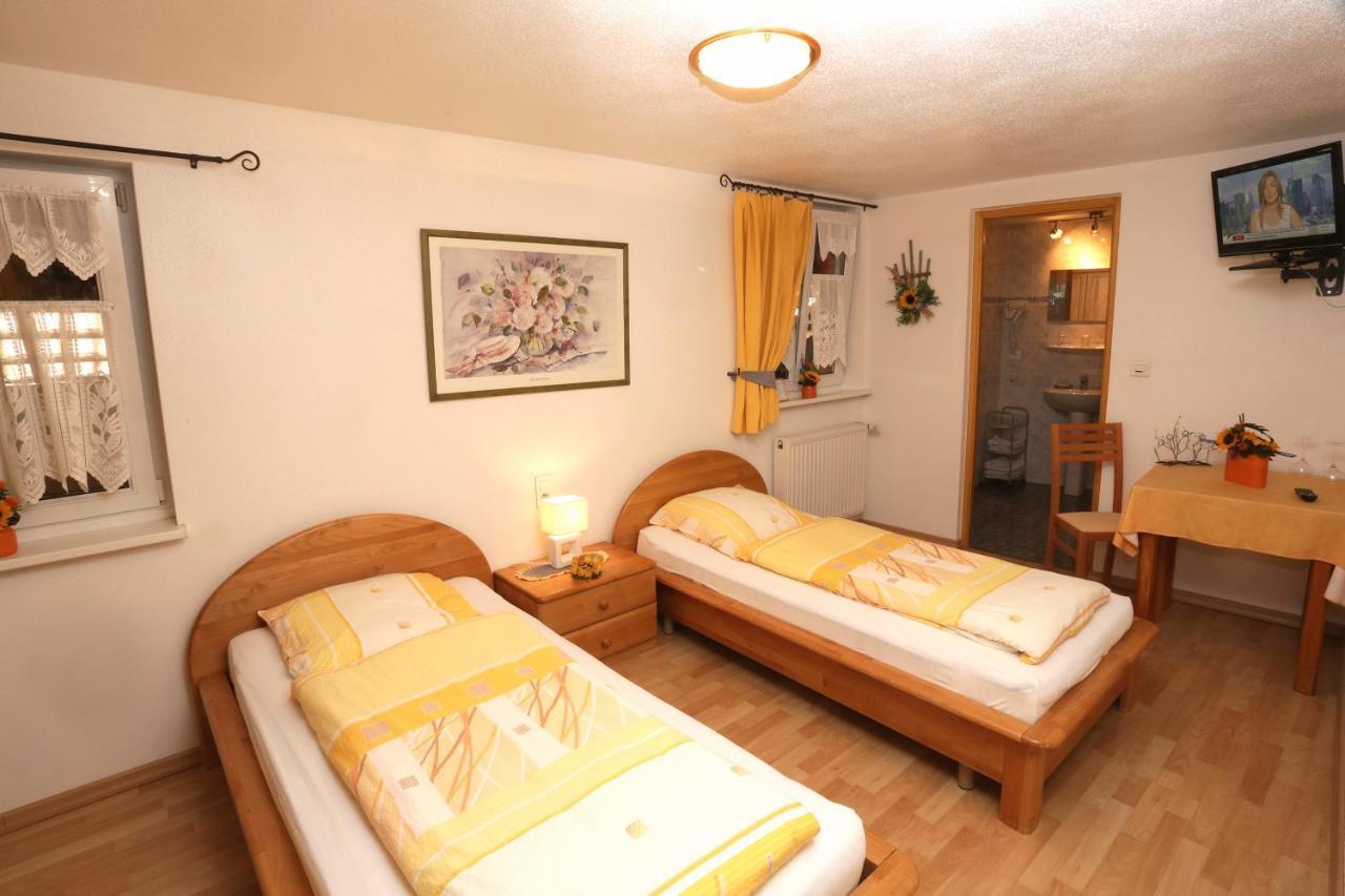 Bed and Breakfast Sylvie Fahrer Et Fils Saint-Hippolyte  Exterior foto